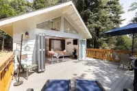 Inside Out Cottage Nature|Cozy|Romantic Hotels in Lake Arrowhead