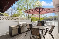 Expansive Dock and Kayak Adventures - Serene Lakefront Oasis