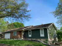 Hot Tub, Fire Pit and Backyard Games - Charming Oasis