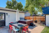 Heated Game Room and Relaxing Hot Tub - Spacious Retreat Hotels in Arvada