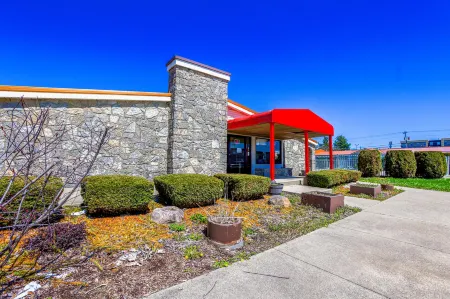 Cozy Garden Inn by OYO Hwy 40 Richmond Отели в г. Ричмонд