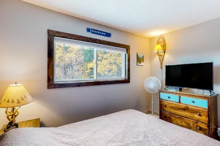 Fall Line W212 Отели рядом с достопримечательностью «Sunday River Covered Bridge»