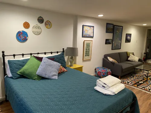 Charming Townhouse with Private Deck and Cozy Fireplaces - Quaint Retreat