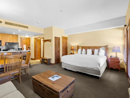 Full Kitchen and Private Balcony - Stunning Ski-in/Ski-Out Retreat Hotels in Summit County