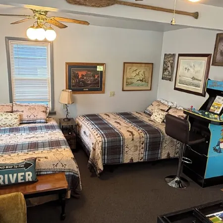 Little Blue is 190 FT from River Semi-Private Solar Lit Dock&Ramp Wifi Sleeps 8