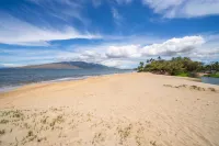 Spacious Patio and Pool Access - Cozy Elegant Retreat Hotels in Insel Maui, Hawaii