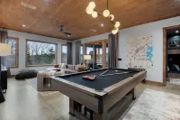 Stunning Mountain Views and Game Room - Exquisite Retreat