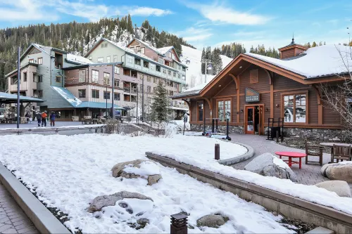 Spa Amenities and Incredible Views - Majestic Mountain Haven