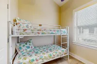 Elevated, Gulf View Home Steps from the Beach w/ Large Deck & Central AC Hotel a Bolivar Peninsula