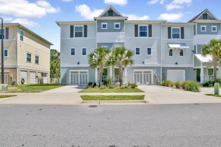 Exclusive Beach Club Access and Golf Course Views - Stunning Coastal Escape