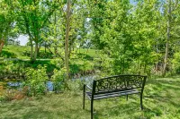 Cozy Retreat - Private Hot Tub | WiFi | Golden Blocks Walk