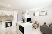 Smart Suites Self Check-in Apartments - 35A Freney Hotels in Rocklea