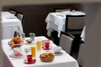Hôtel le Méditerranée - Breakfast