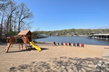 Walk-in Level -Panoramic Million Dollar View, 3Br, 2BA, Clean & Updated!