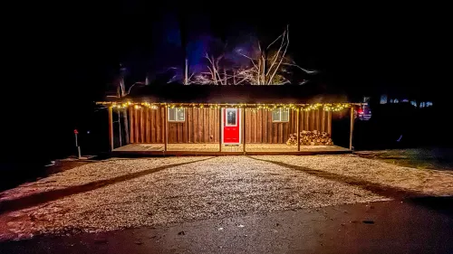 Couples Spa and Luxurious Shower - Cozy Kentucky Retreat فنادق في Menifee County