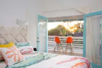 Sunset Suite - Ocean Views, Bright, Balconies, Walkable