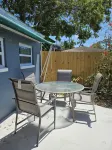 Private Fenced Backyard and Fast Wifi - Charming Retreat