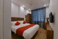Townhouse Golden Frame