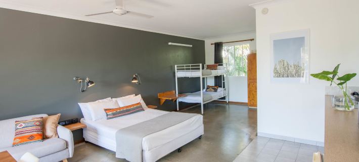 โมเทลโนแมด แคร์นส โรงแรมในแคนส์