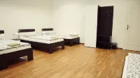 Hostel Folks Отели в г. Братислава