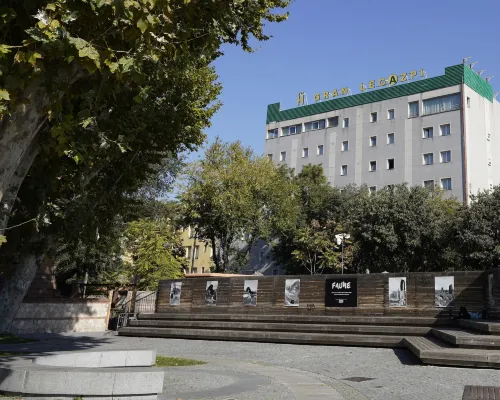 Hotel Gran Legazpi Hotels near Carabanchel