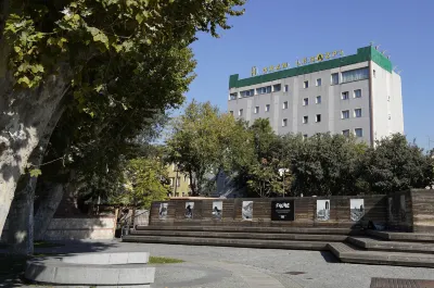 勒加茲比酒店 鄰近Restaurante Eboli的酒店