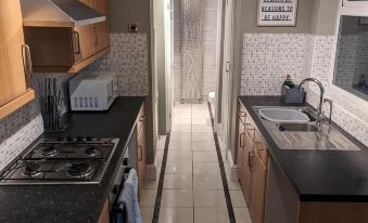 2 Bed House - Garden & Excellent Wifi