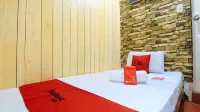 RedDoorz near OWWA Pasay Hotels in Pasay City