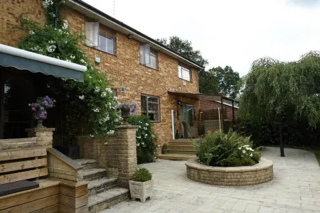 Richmond Lane Guest House - AA Accredited Отели рядом с достопримечательностью «Plaza Theatre»