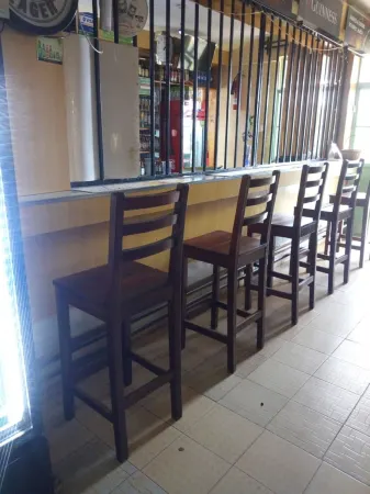 Bridgestone Hotel Отели в г. Эндбесс