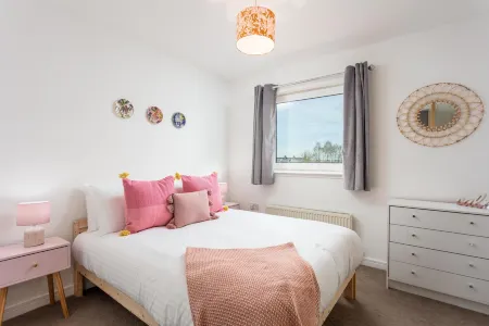 Walker Suite No52 - Donnini Apartments Отели в г. Килмарнок