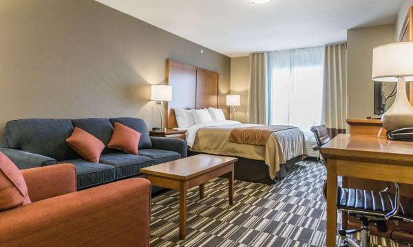 Comfort Inn & Suites Edmonton International Airport