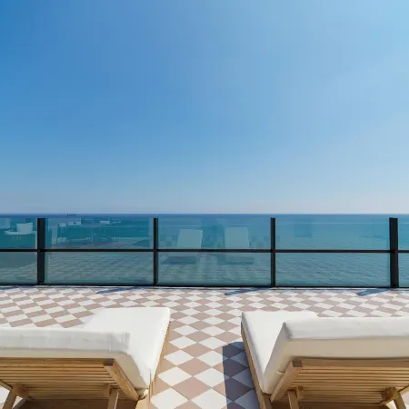 LIV Mackenzie Beach Suites