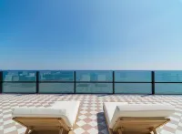 LIV Mackenzie Beach Suites - Ocean View