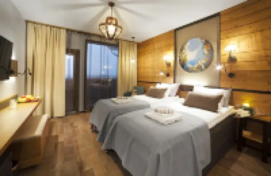 Hotel Aateli Hillside = 阿特利山坡酒店