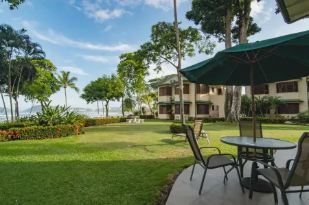 Club del Mar Oceanfront