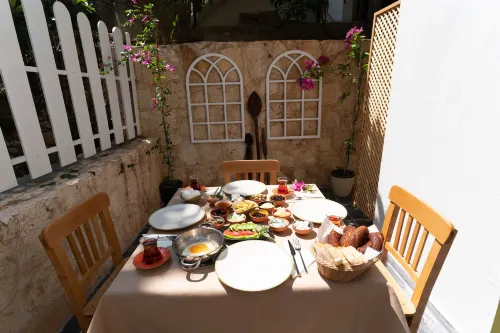 Holy Pansiyon - 2 tähden