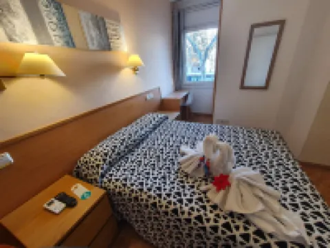 Hostal Rio de Castro Hotel dekat Museu Nacional dArt de Catalunya