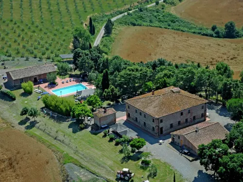 Agriturismo in Tuscany with Pool and Wine Tasting - Wifi