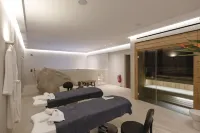 Aeonic Suites and Spa - spa