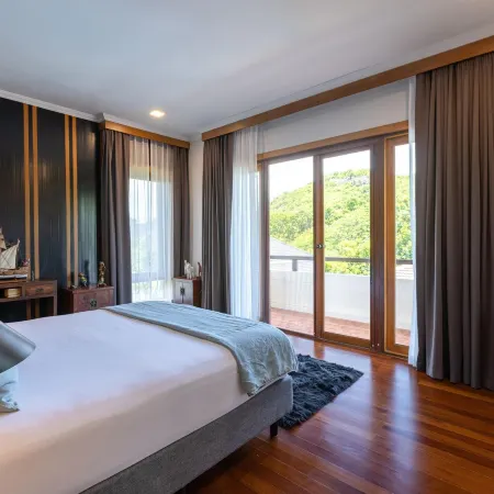 Large 6 Bed Luxury Villa on the Golf Course Phj