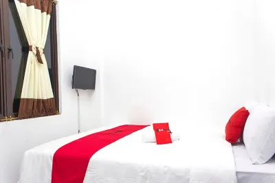 RedDoorz @ Galuh Mas Hotels in Sukaharja