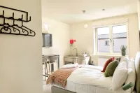 George Apartments Hotels in Broadway