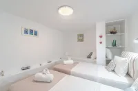 Anemomiloi Studios Hotels in Andros