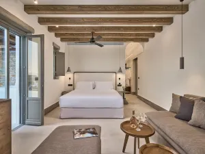 Ios Grand Pool Suites