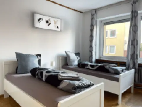 피터들을 위한 아파트먼트, 슈츠엔스트라세 4-12