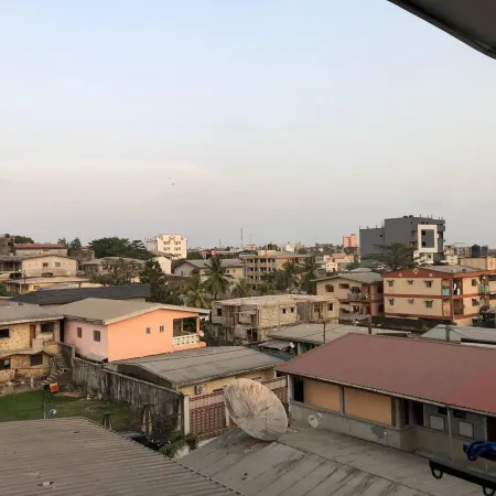 1 Bed Studio Sleeps 2 - Canal Views Balcony Wifi