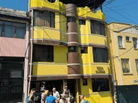Hostal la Terraza - Roof Terrace Overlooking the North and Historic Centre โรงแรมใกล้บาซิลิกา