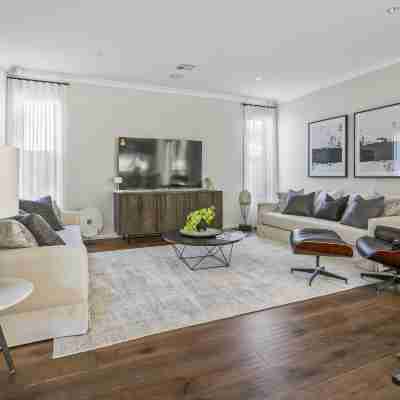 Werribee Gem Luxe Home Family Getaway 6Bed Netflix Rooms