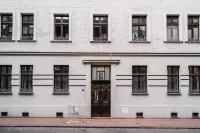 퀸 스튜디오 - 로프트어페어 성모 승천 교회 주변 호텔